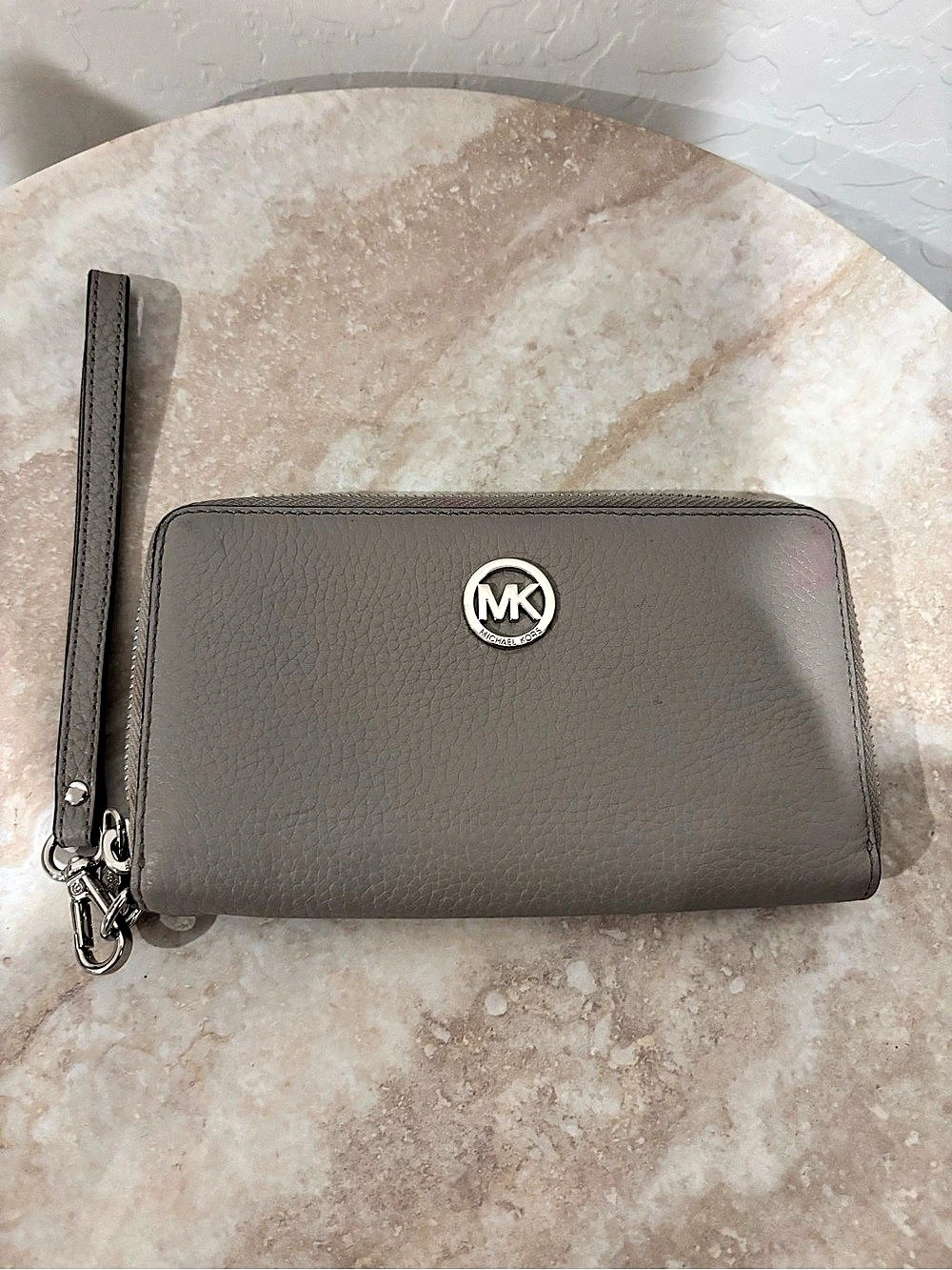 Michael Kors Jet Set Travel Large Pebbled Leather Smartphone Wristlet Wallet